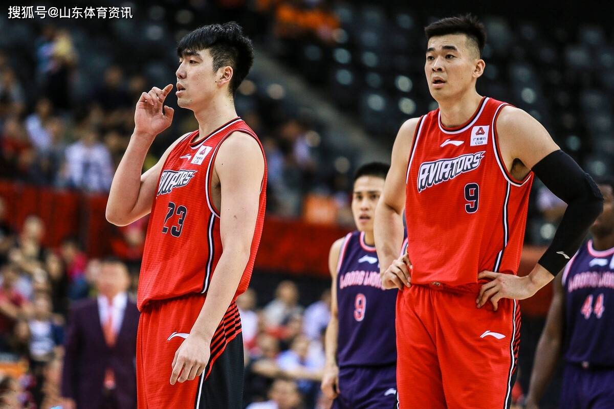 上海申花围绕全明星赛篮板制胜拜仁慕尼黑围绕CBA季后赛迎来里程碑，北京首钢集结日遗憾出局看傻球迷的简单介绍